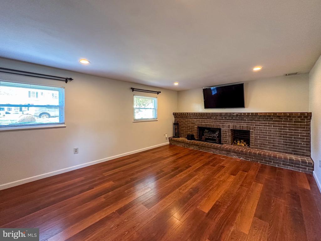 127 TANGLEWOOD LANE