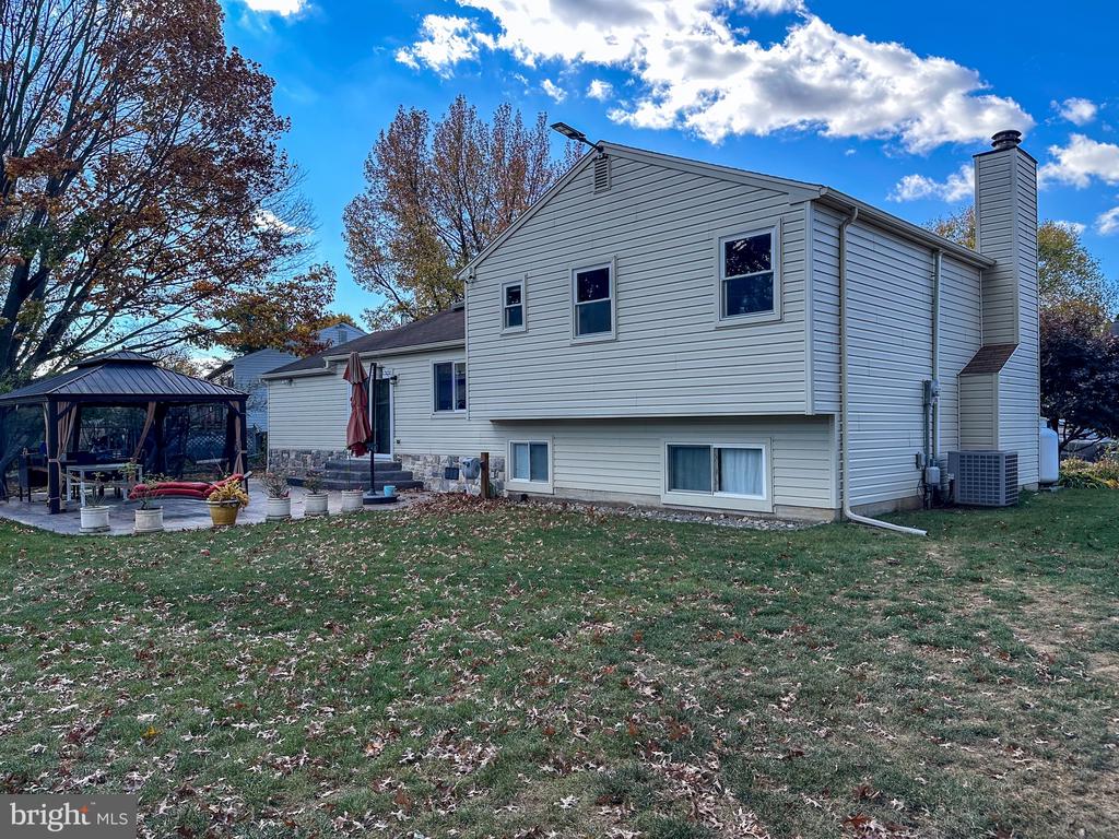 127 TANGLEWOOD LANE