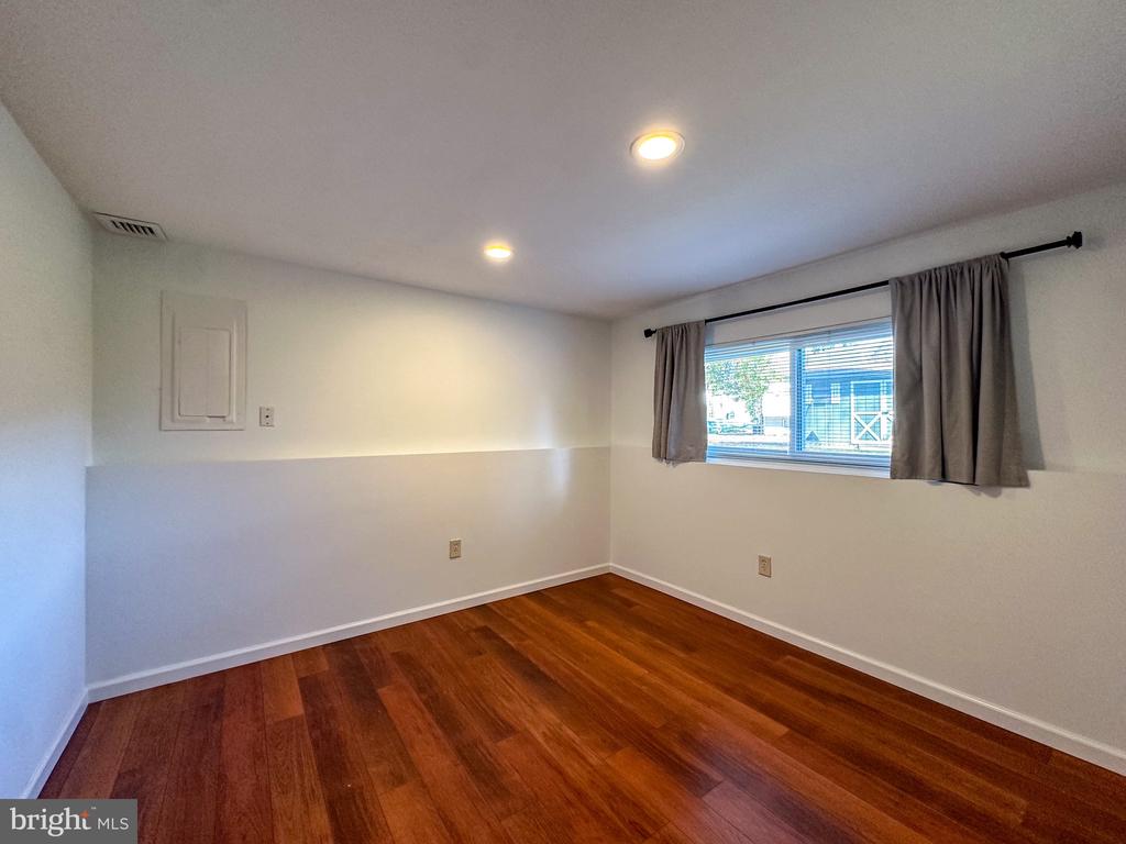 127 TANGLEWOOD LANE