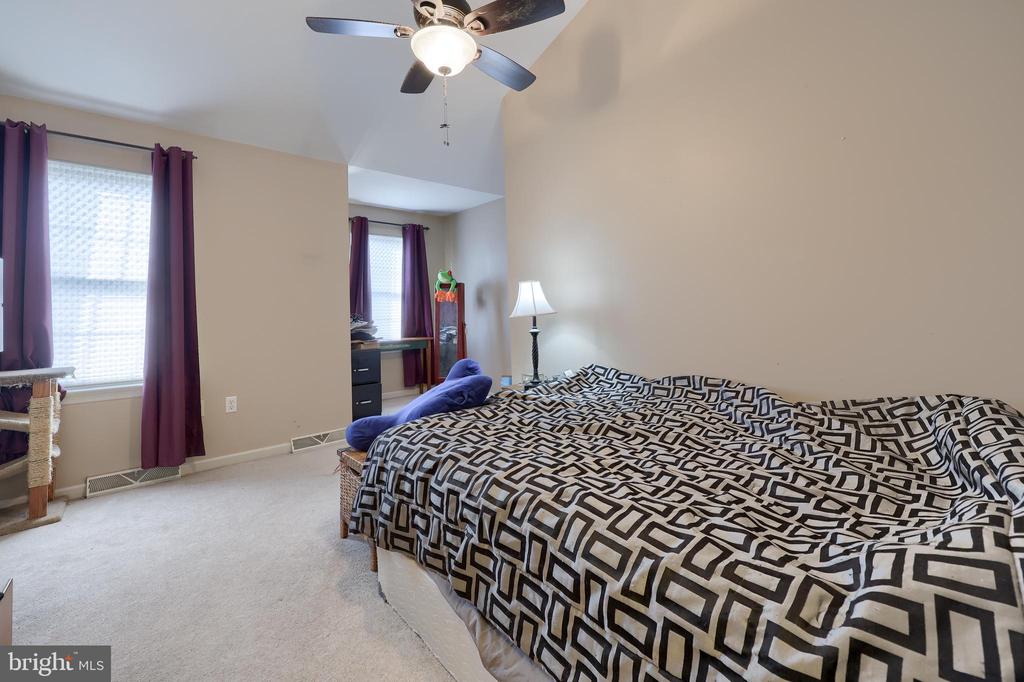 4032 BRADFORD CIRCLE 33