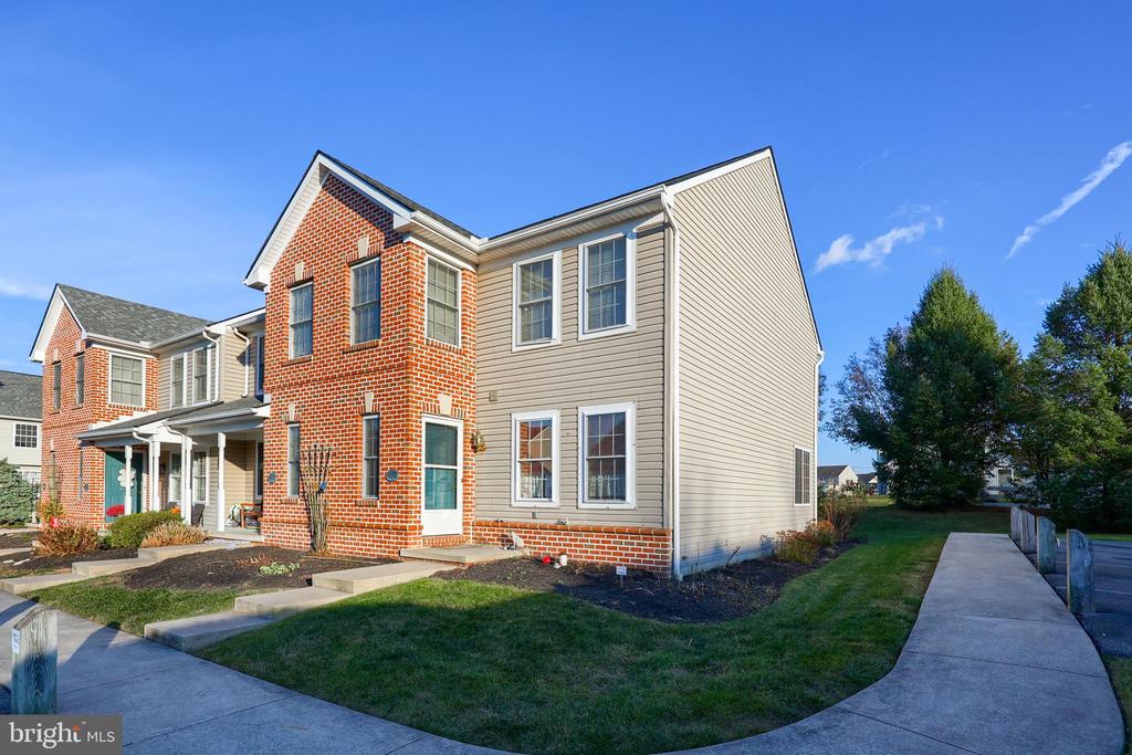 4032 BRADFORD CIRCLE 33