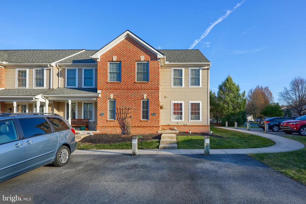 4032 BRADFORD CIRCLE 33