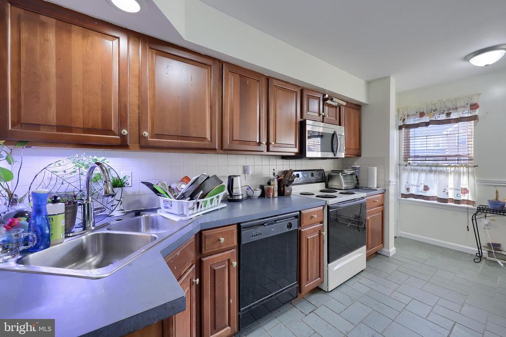 4032 BRADFORD CIRCLE 33