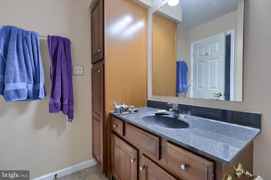 4032 BRADFORD CIRCLE 33