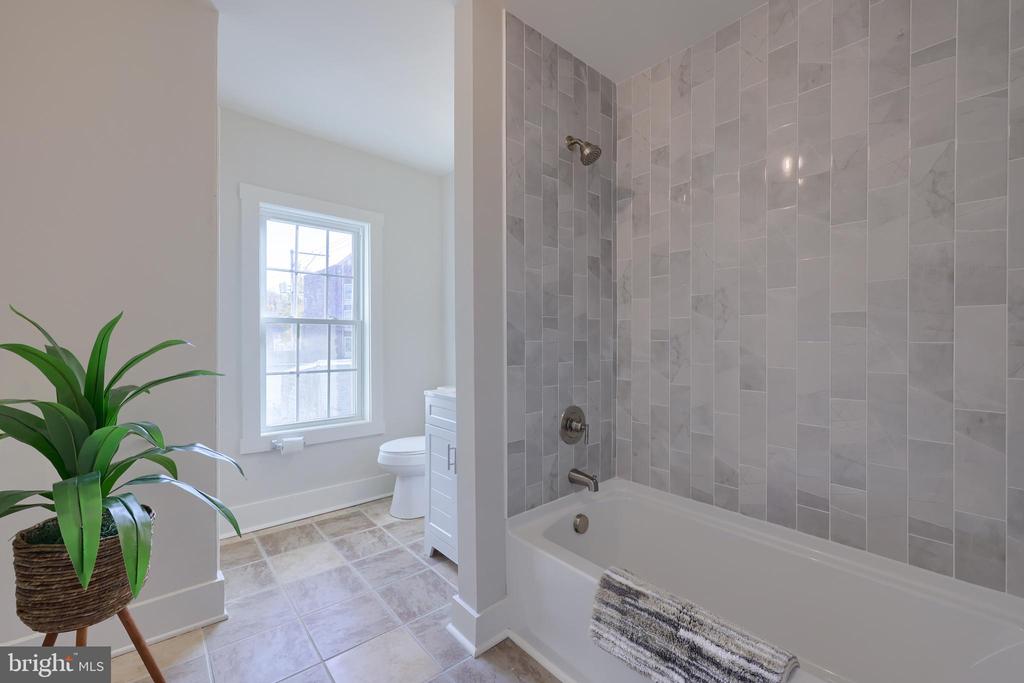 29 N PLUM STREET