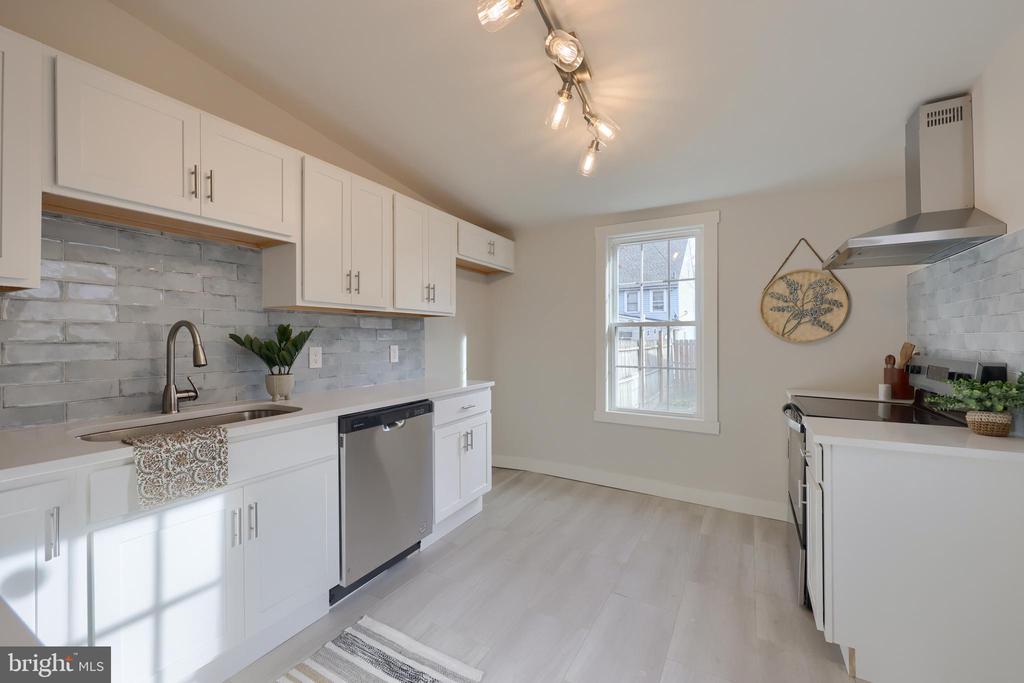 29 N PLUM STREET