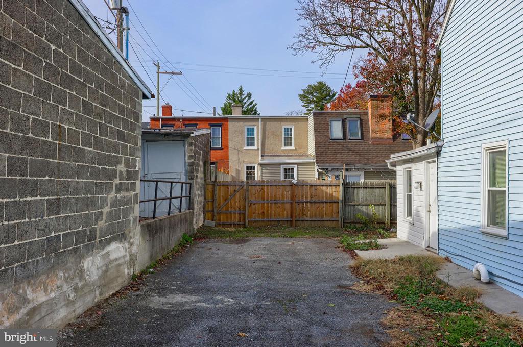 29 N PLUM STREET