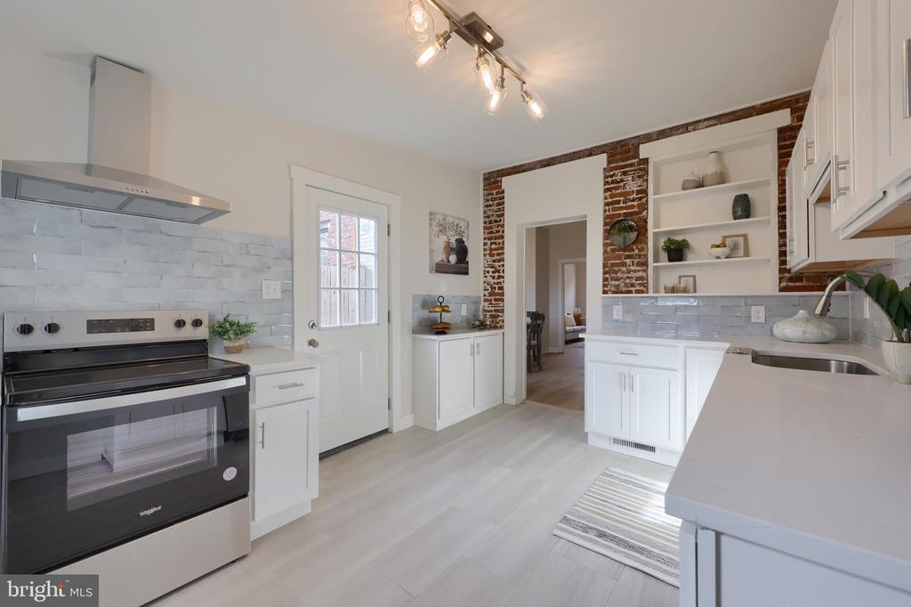 29 N PLUM STREET