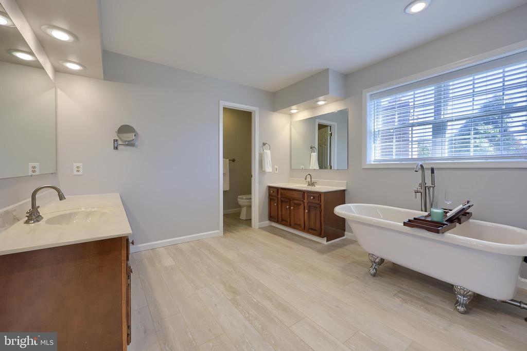 561 RANDOLPH DRIVE