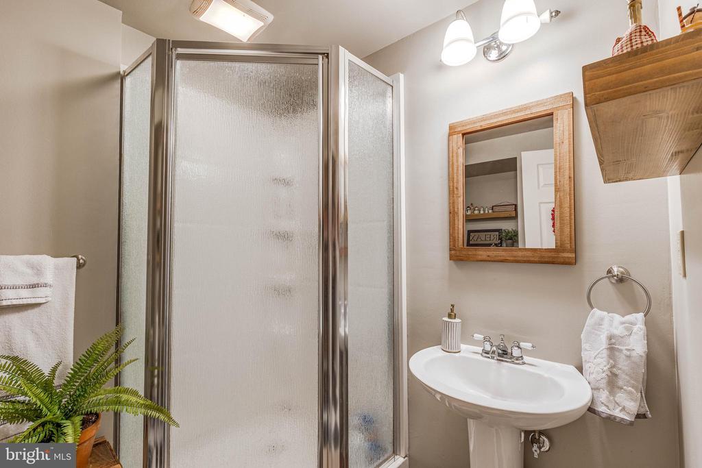 124 FIELDCREST LANE