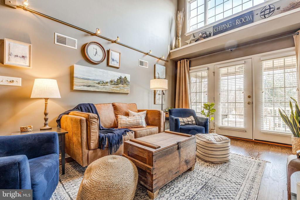 124 FIELDCREST LANE