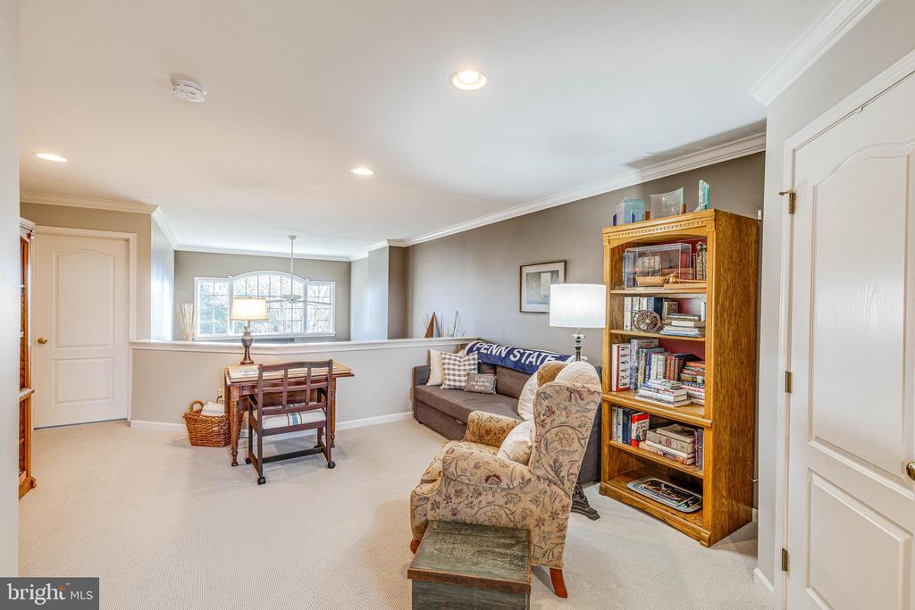 124 FIELDCREST LANE