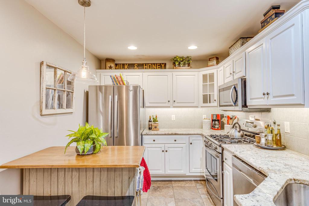 124 FIELDCREST LANE