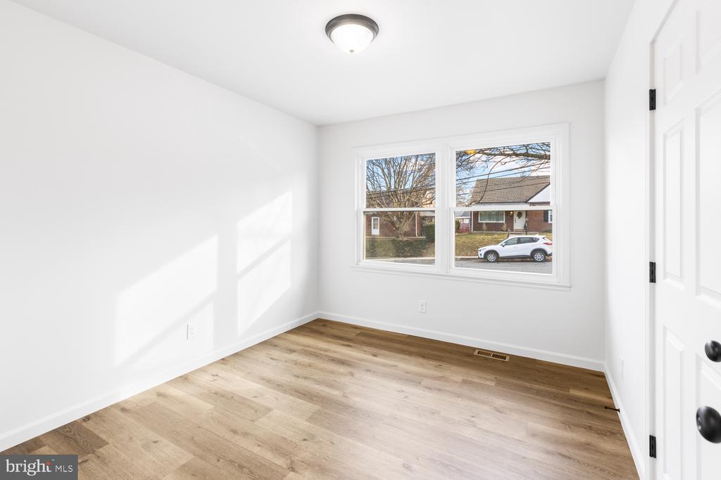 15 SYCAMORE ROAD
