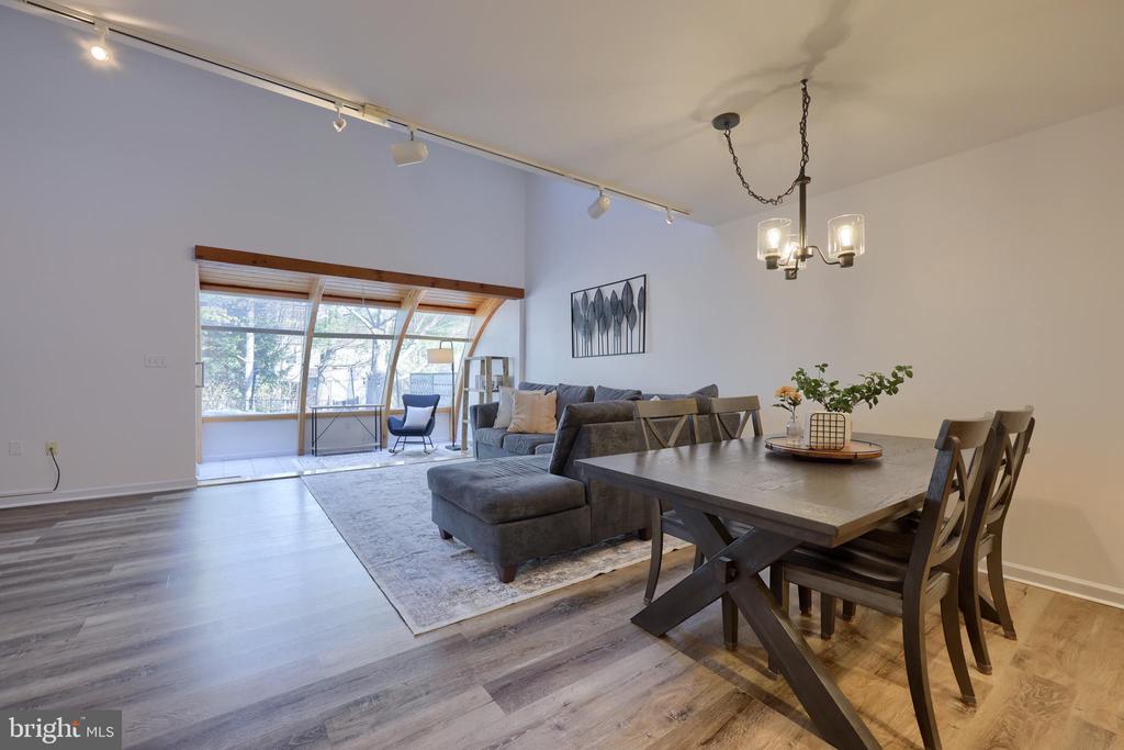 115 PEPPERTON COURT