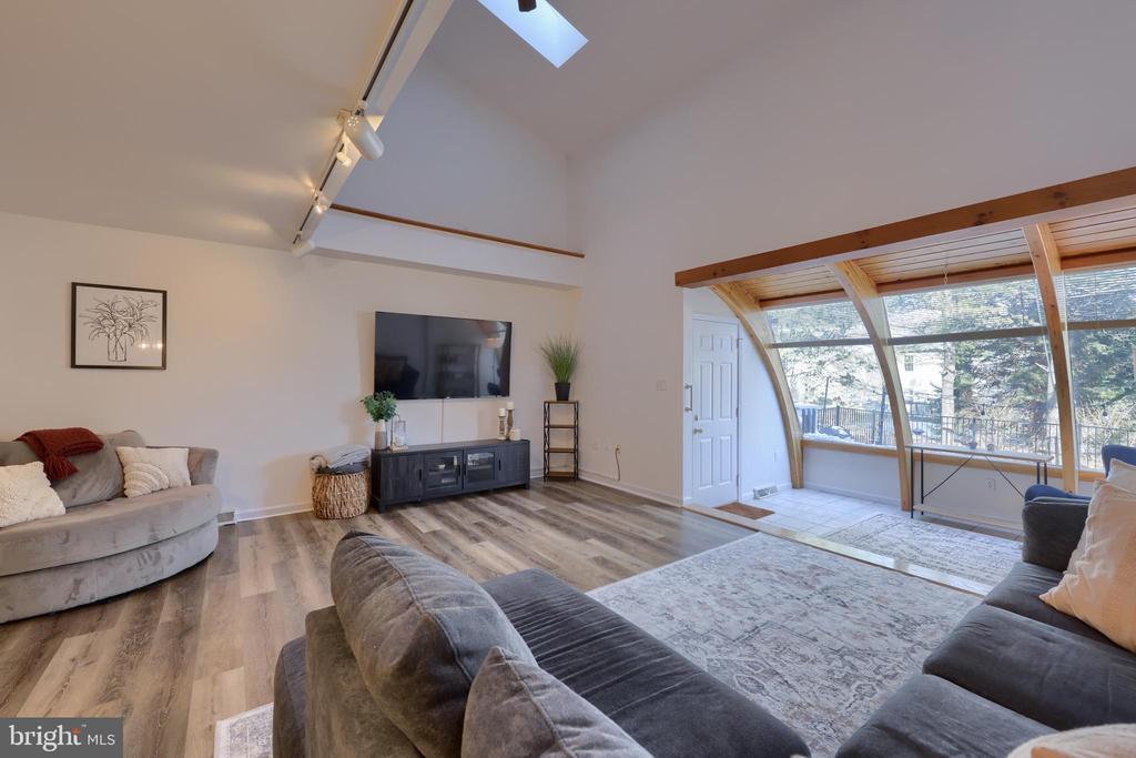 115 PEPPERTON COURT