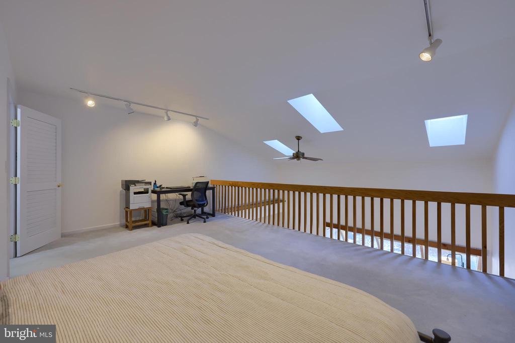115 PEPPERTON COURT