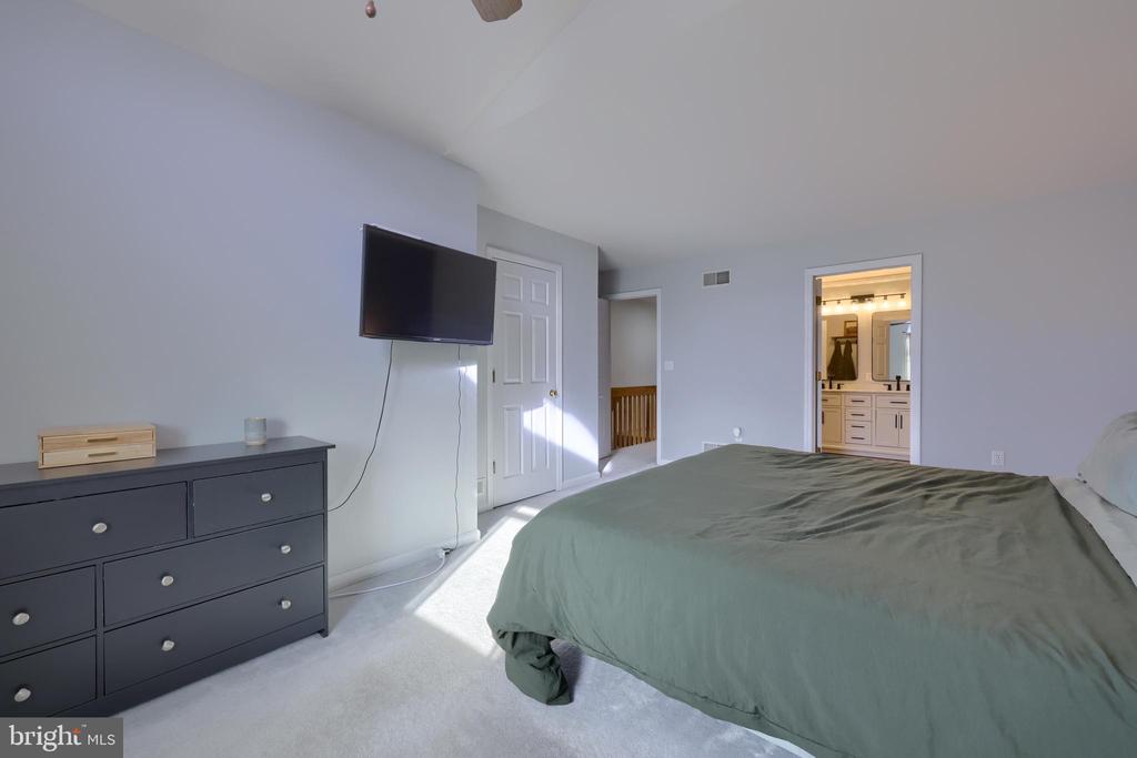 115 PEPPERTON COURT