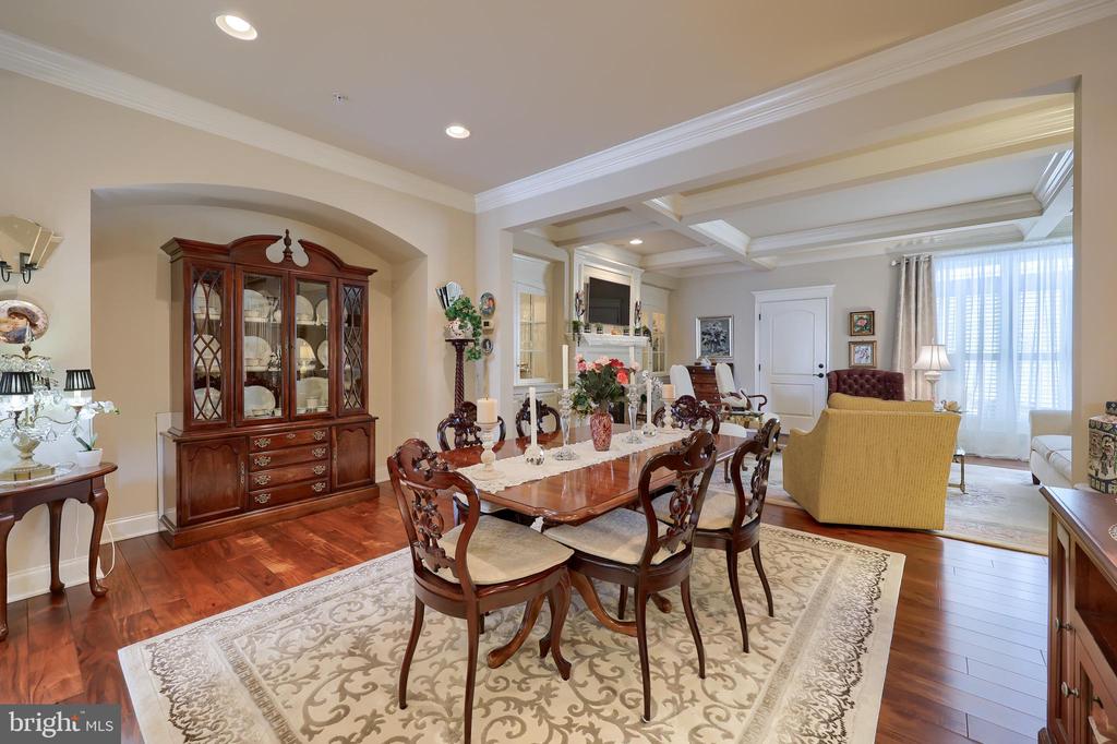 2589 CAMAS LANE