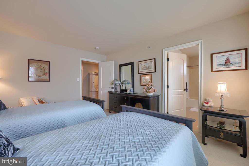 2589 CAMAS LANE