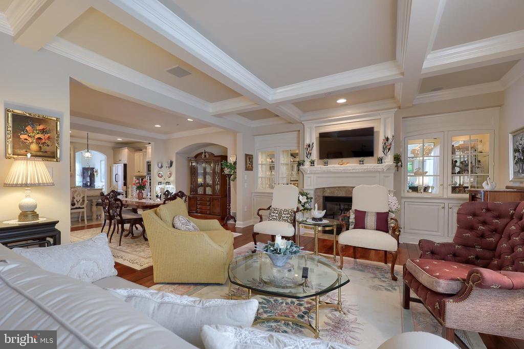 2589 CAMAS LANE