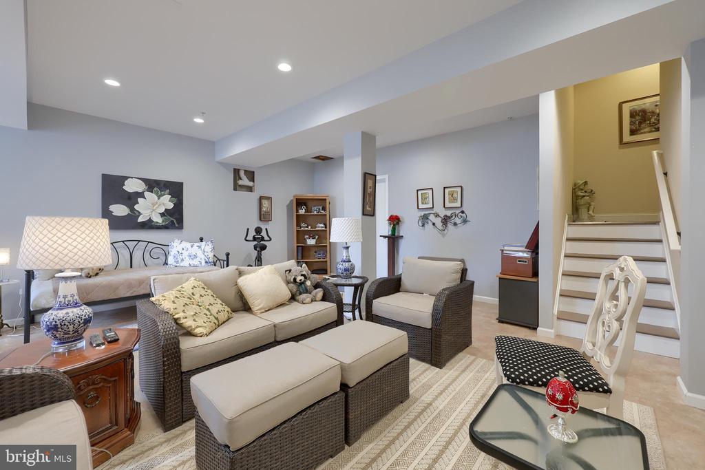 2589 CAMAS LANE