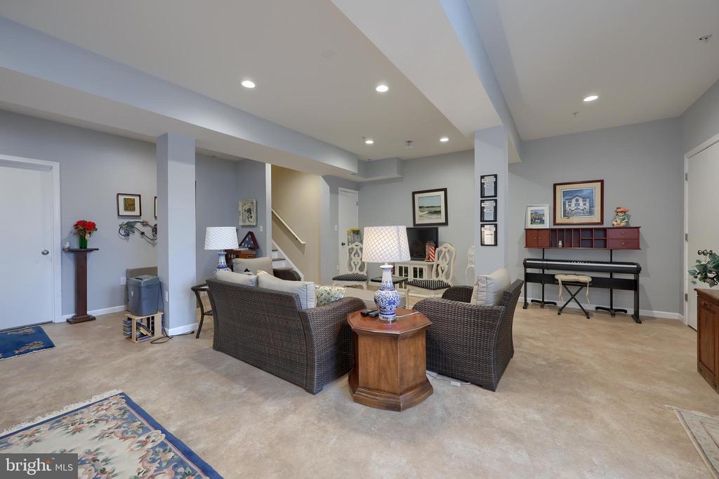 2589 CAMAS LANE