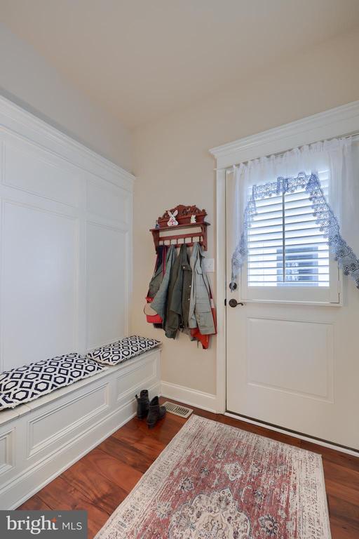 2589 CAMAS LANE