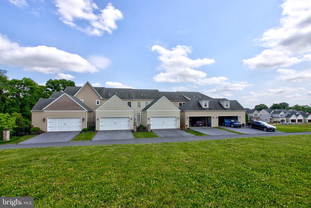 2589 CAMAS LANE