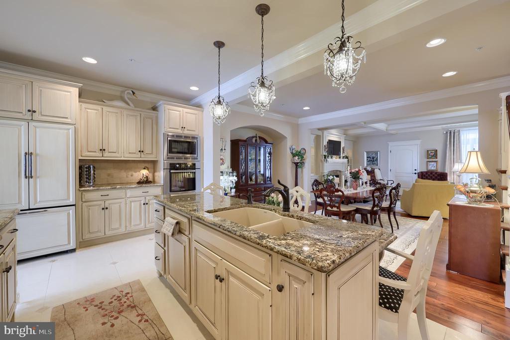2589 CAMAS LANE