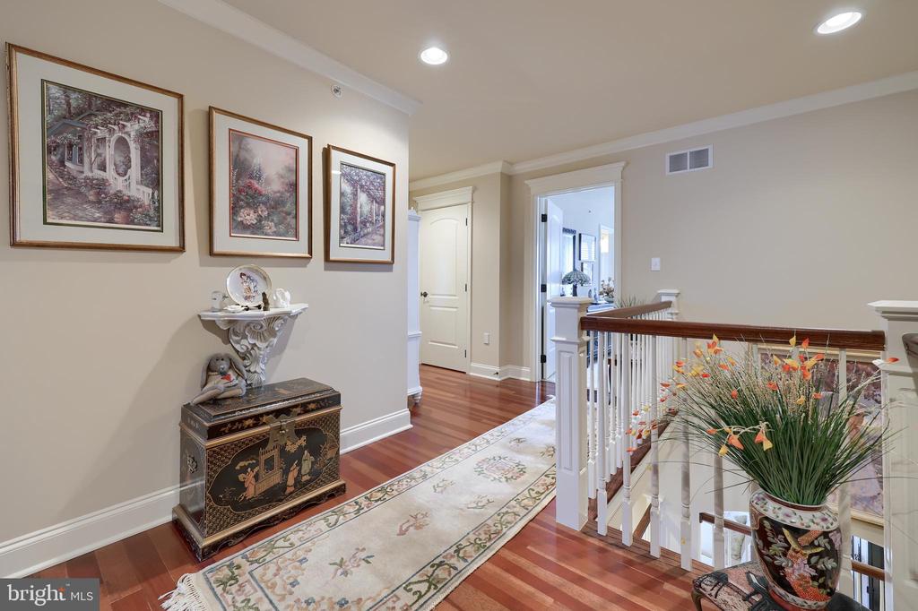 2589 CAMAS LANE