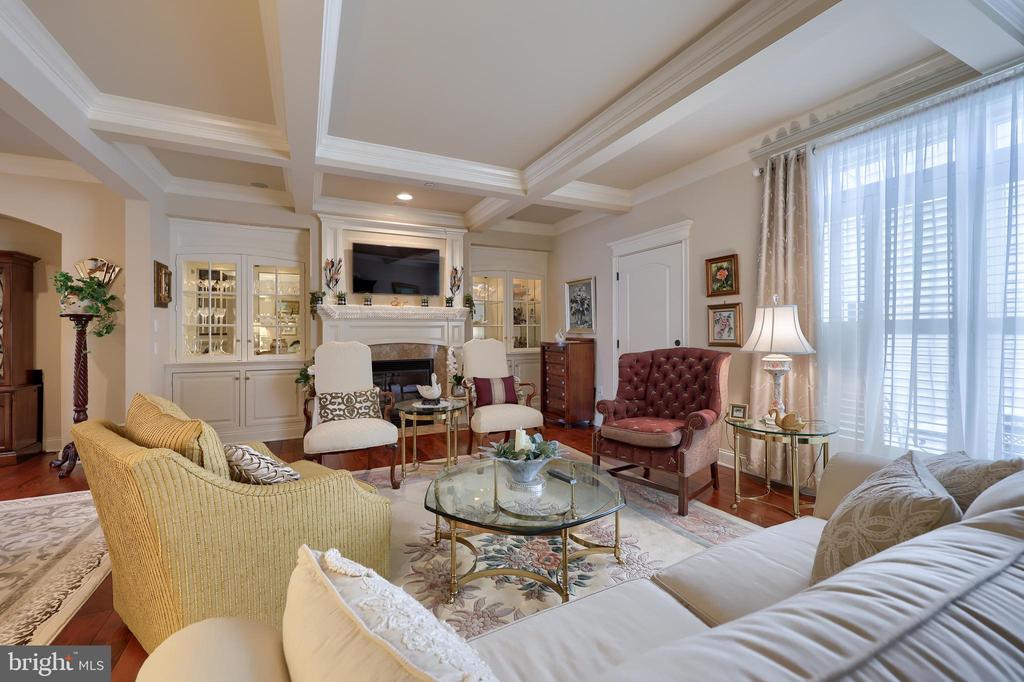 2589 CAMAS LANE