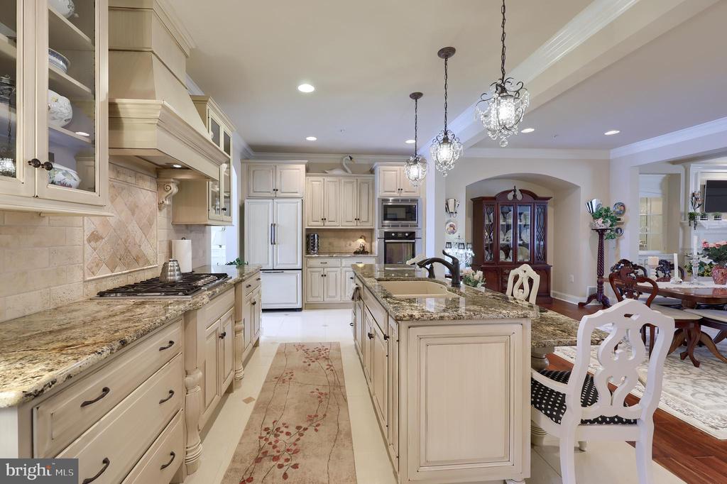 2589 CAMAS LANE