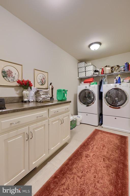 2589 CAMAS LANE