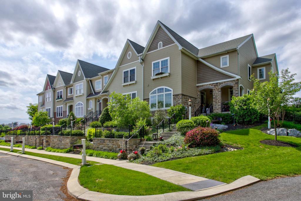 2589 CAMAS LANE