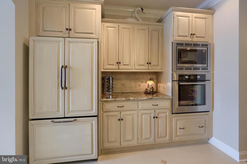 2589 CAMAS LANE