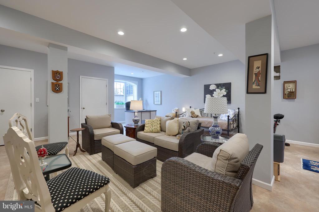 2589 CAMAS LANE