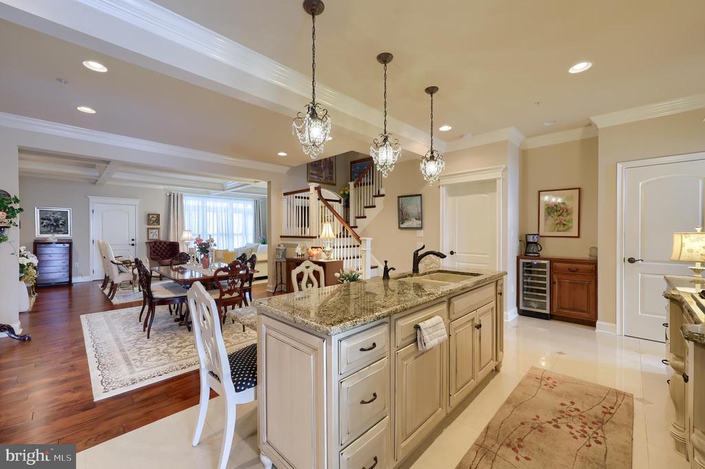 2589 CAMAS LANE