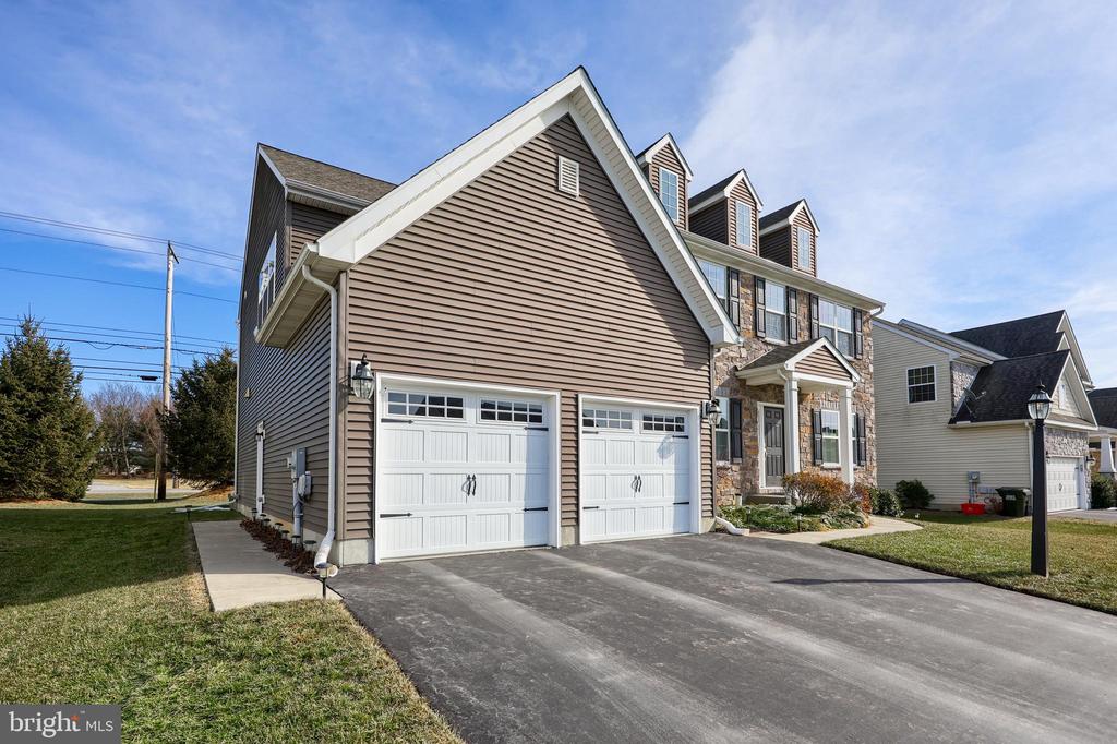 640 WARMINSTER LANE