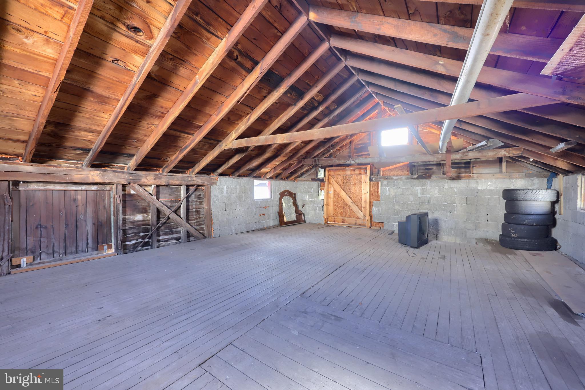115 W FULTON STREET