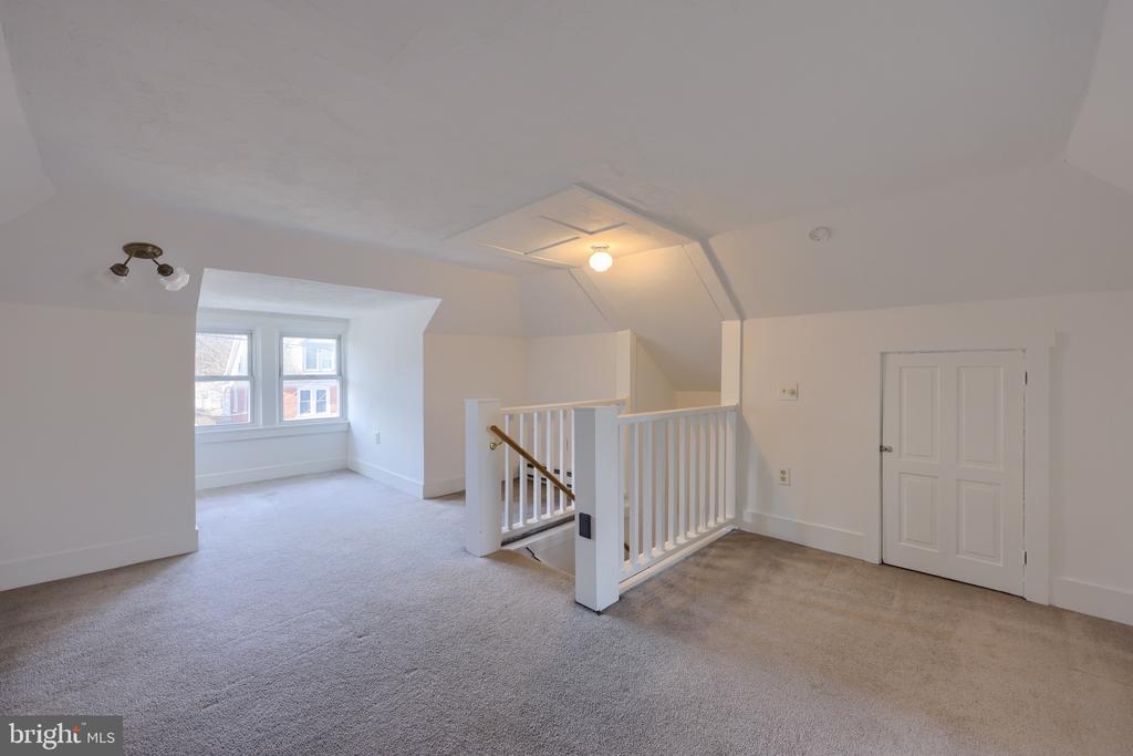 115 W FULTON STREET