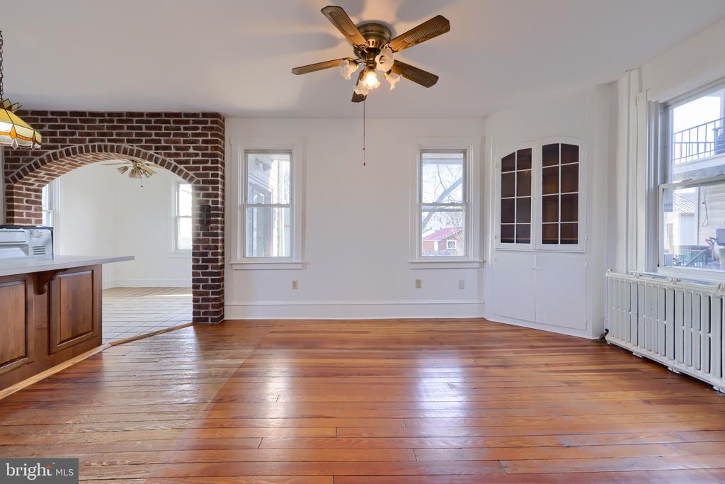 115 W FULTON STREET