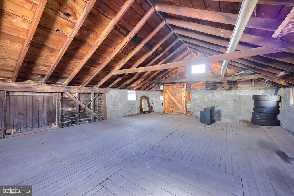 115 W FULTON STREET