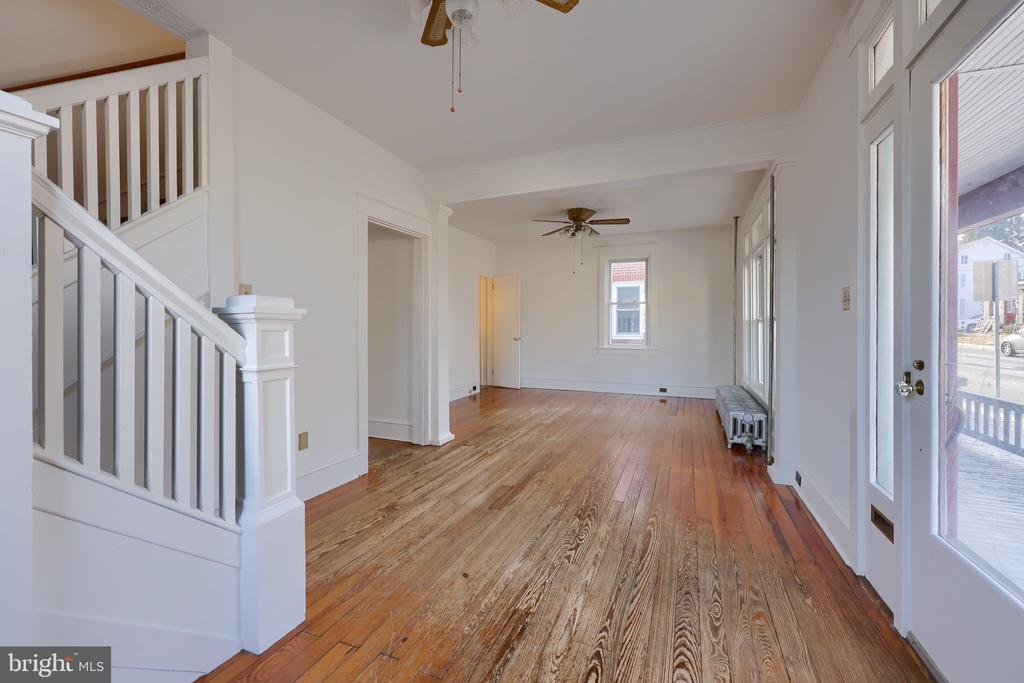 115 W FULTON STREET