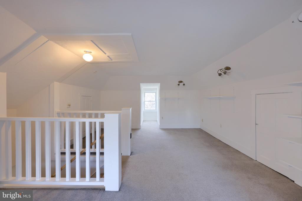 115 W FULTON STREET