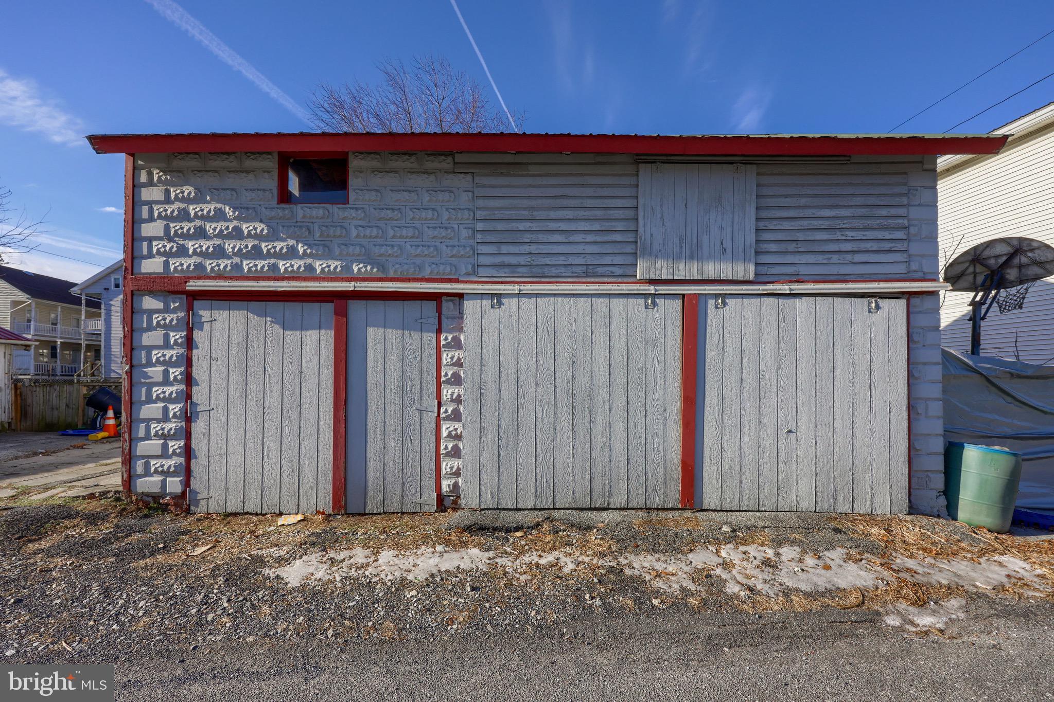 115 W FULTON STREET