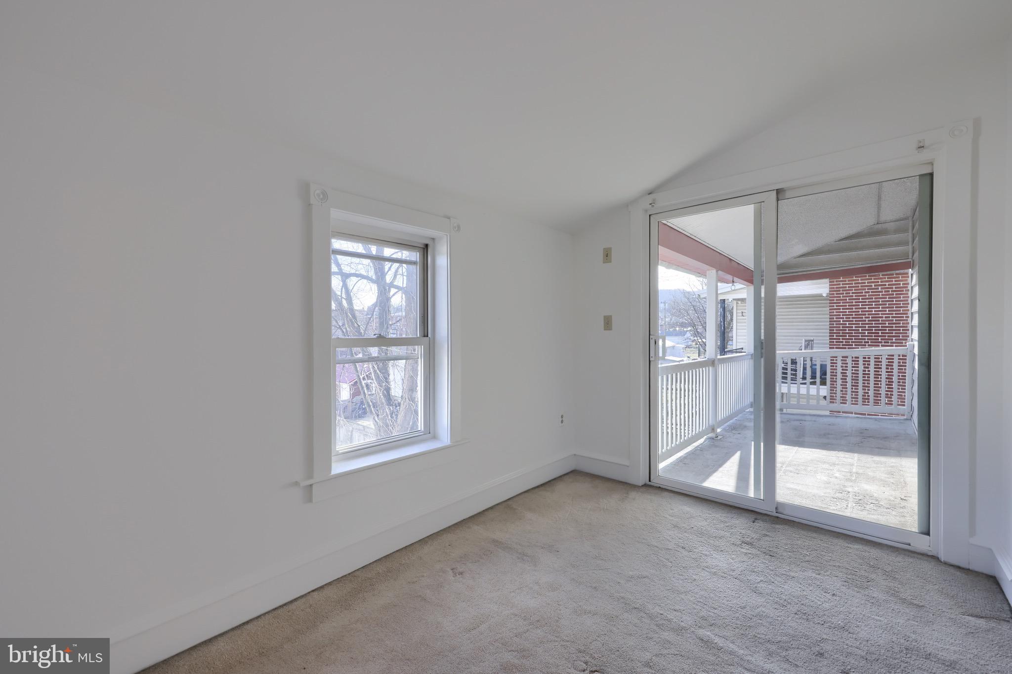 115 W FULTON STREET