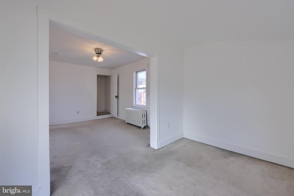 115 W FULTON STREET