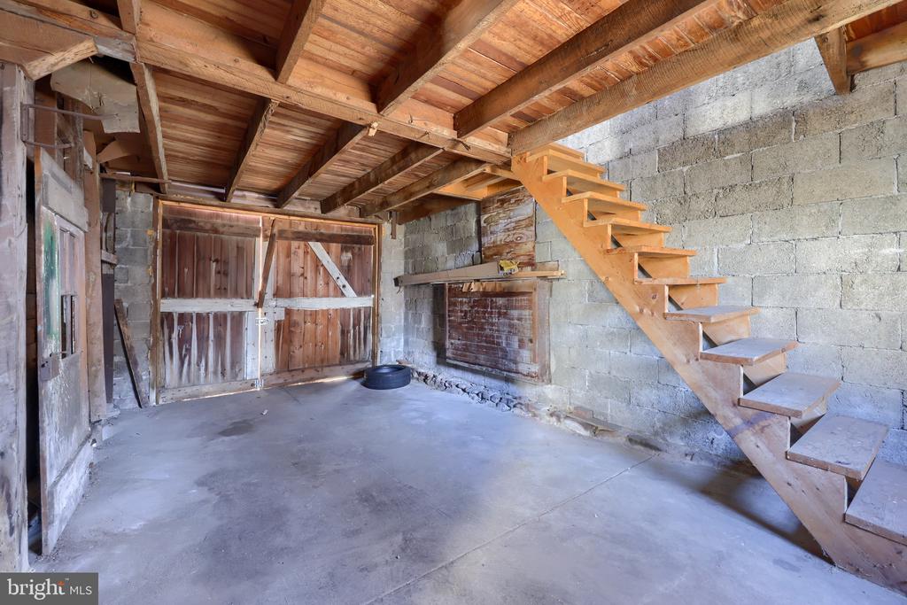 115 W FULTON STREET