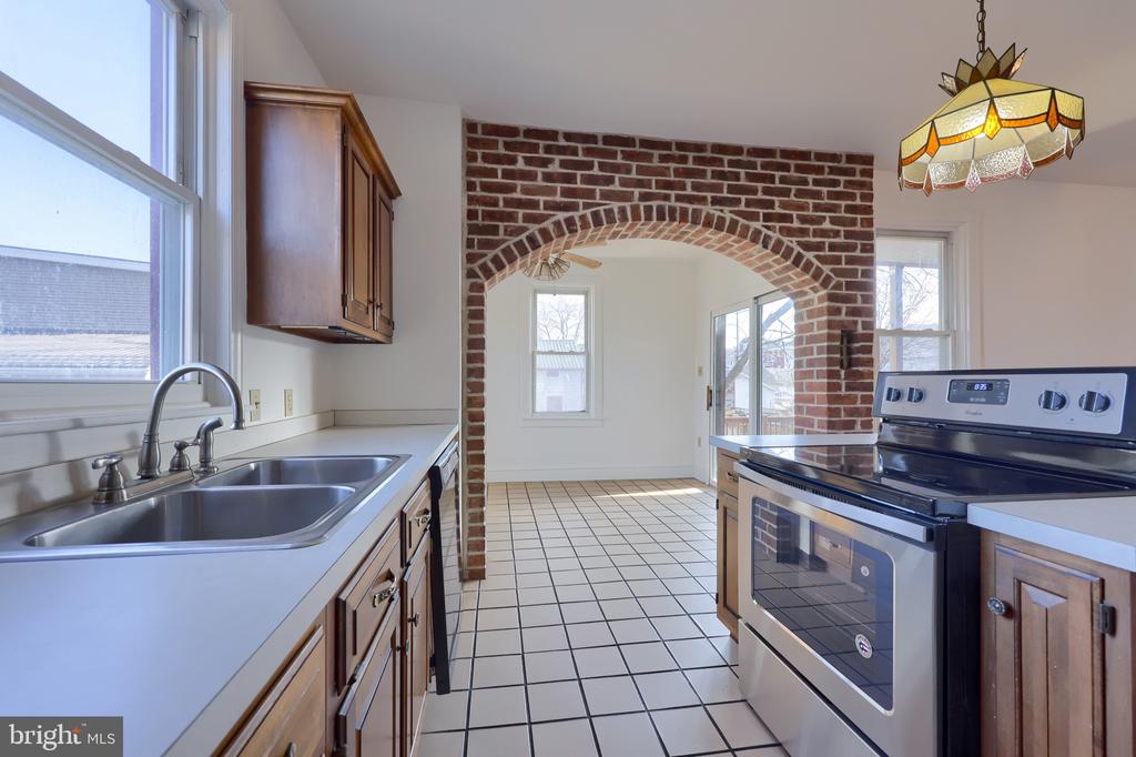 115 W FULTON STREET